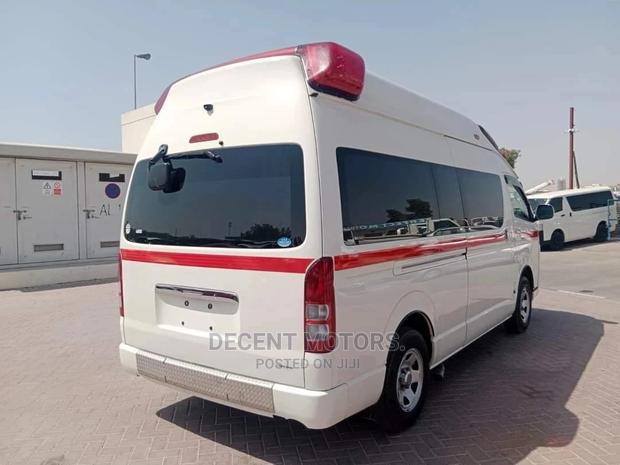 Ambulance Hiace - thumbnail 7
