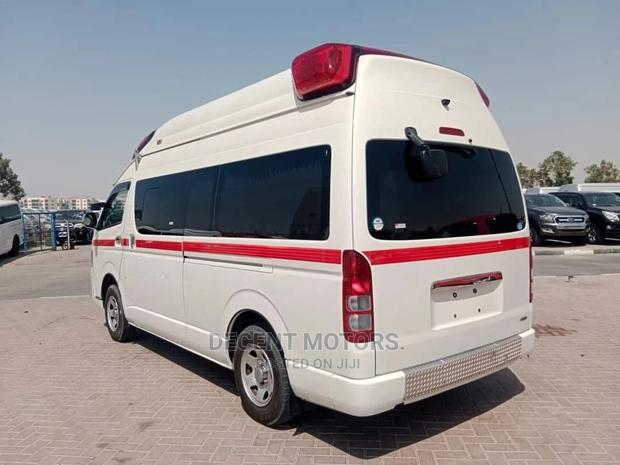 Ambulance Hiace - thumbnail 9