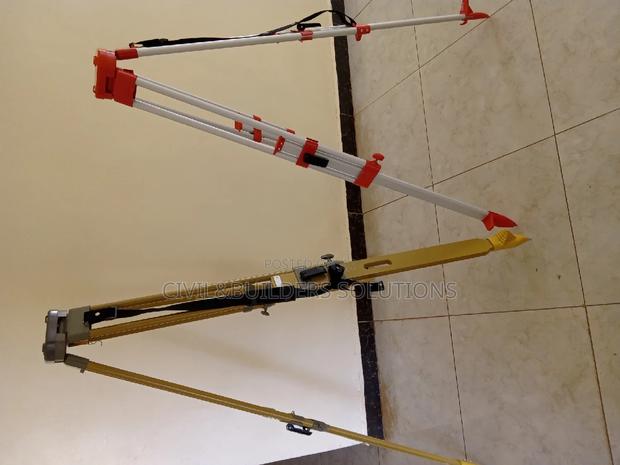 Leveling Tripods - main view