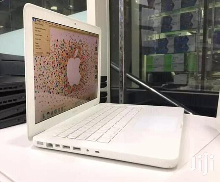 Laptop Apple MacBook 4GB Intel Core 2 Duo HDD 500GB