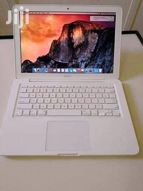 Laptop Apple MacBook 4GB Intel Core 2 Duo HDD 320GB