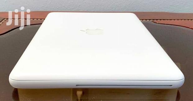Laptop Apple MacBook 4GB Intel Core 2 Duo HDD 320GB - main view