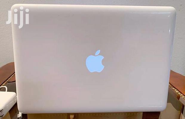 Laptop Apple MacBook 4GB Intel Core 2 Duo HDD 320GB - main view