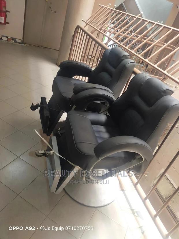 Barber Seat With Round Base - main view