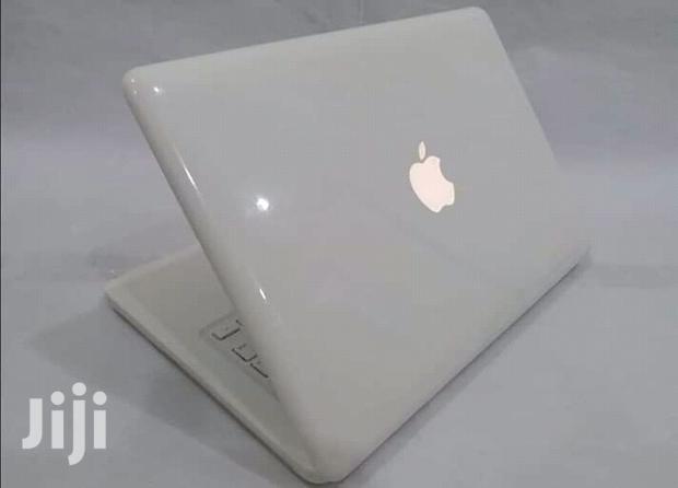 Laptop Apple MacBook 4GB Intel Core 2 Duo HDD 320GB - main view
