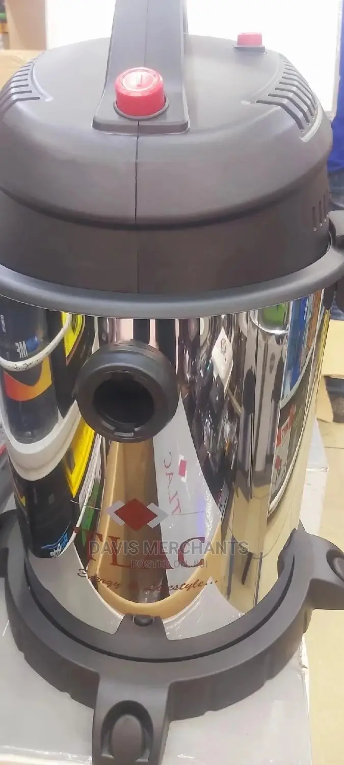 Vacuum Cleaner Wet and Dry With 30 Litre Capacity