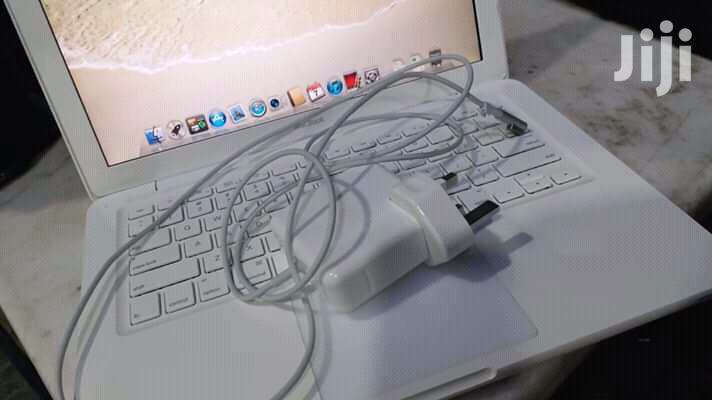 Laptop Apple MacBook 4GB Intel Core 2 Duo HDD 250GB