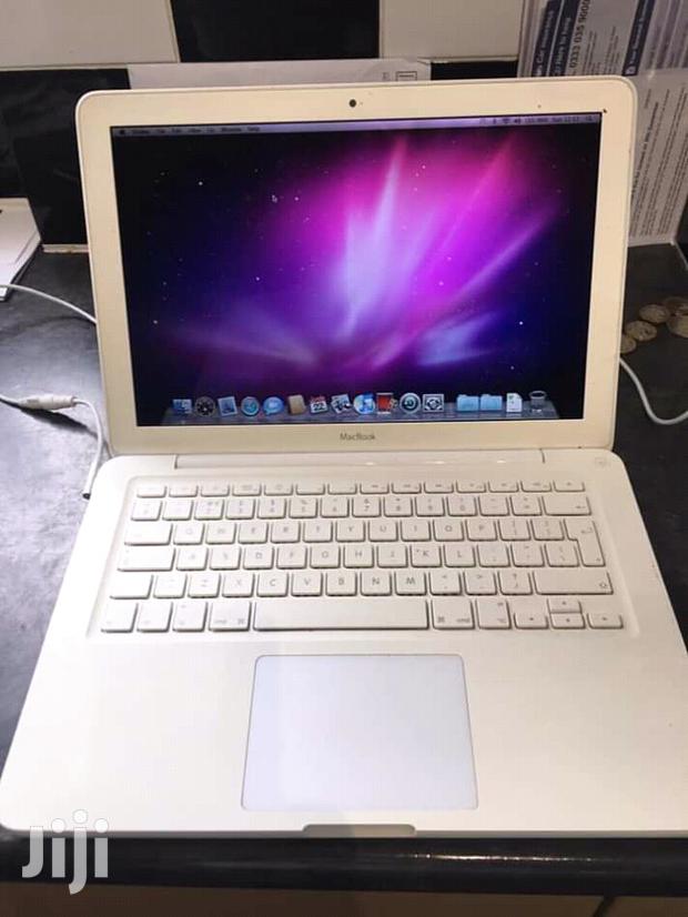 Laptop Apple MacBook 4GB Intel Core 2 Duo HDD 250GB - main view