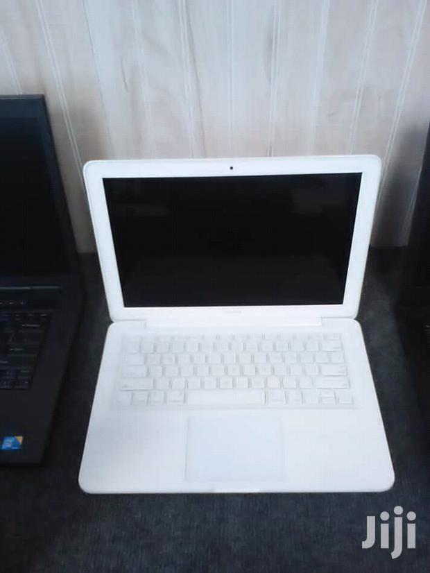 Laptop Apple MacBook 4GB Intel Core 2 Duo HDD 250GB - thumbnail 2