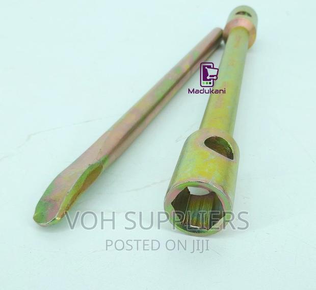 24mm 27mm Wheel Spanner and Tyre Lever Combo for Heavy Vehic - thumbnail 2