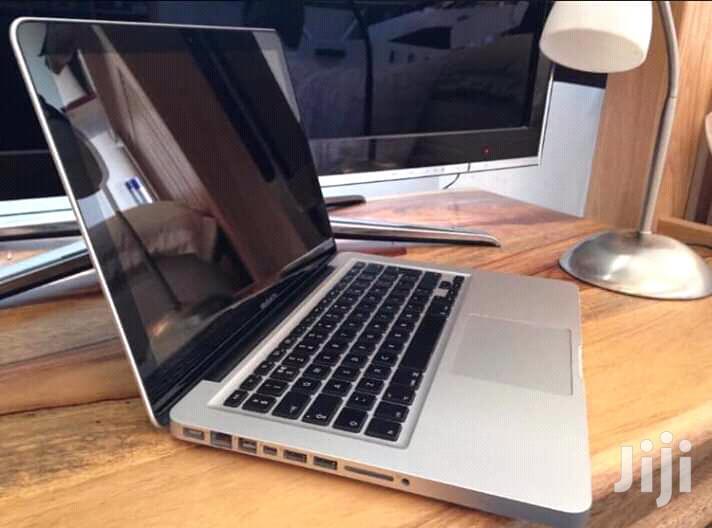 Laptop Apple MacBook Pro 4GB Intel Core i5 HDD 500GB