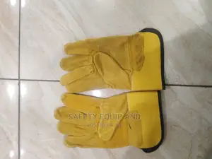 Short Yellow Leather Gloves