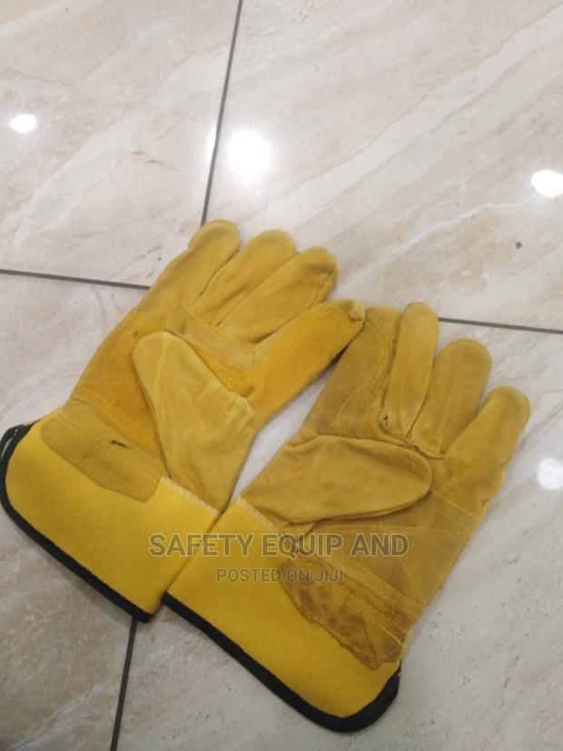 Approved Short Leather Gloves