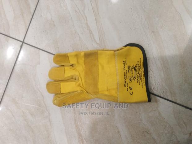Approved Short Leather Gloves - thumbnail 2