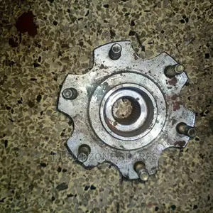 EX Japan Front Rear Hubs 17-Bolt Pajero Available on Offer.