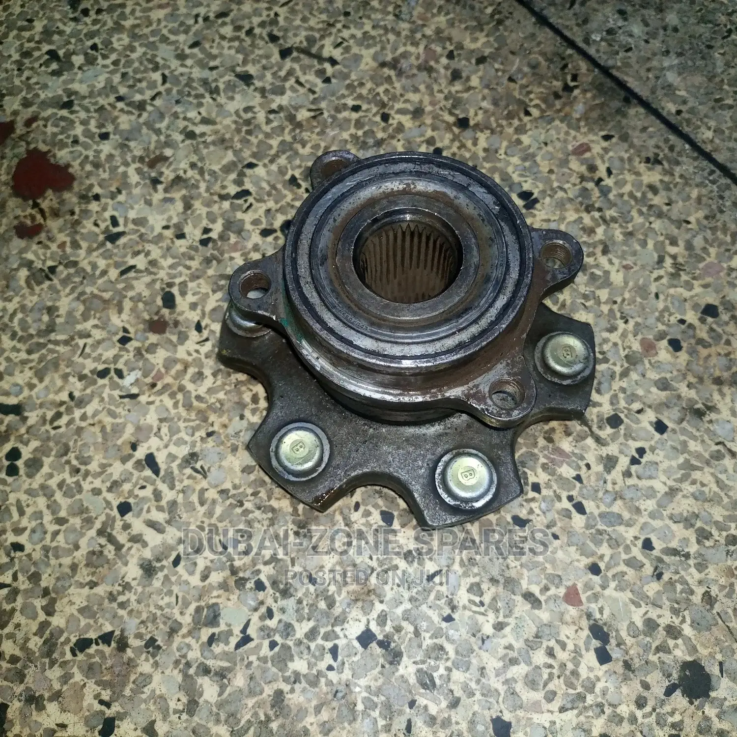 EX Japan Front Rear Hubs 17-Bolt Pajero Available on Offer.