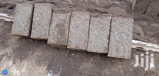 Machine Cut Stones - thumbnail 2