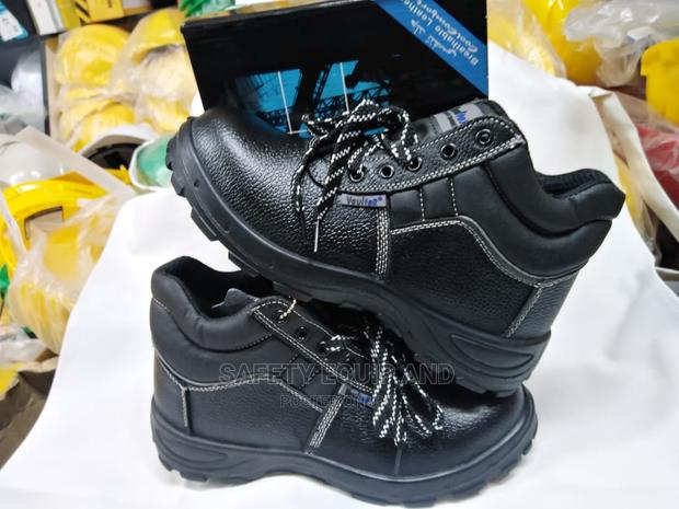 Safety Boots Available In Wholesale And Retail - main view