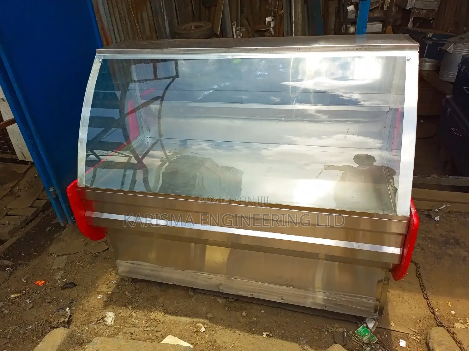 The Curved Glass Meat Chiller