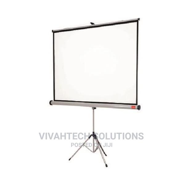 Tripod Projector Screen 240 X 240 - 96 X 96 - main view