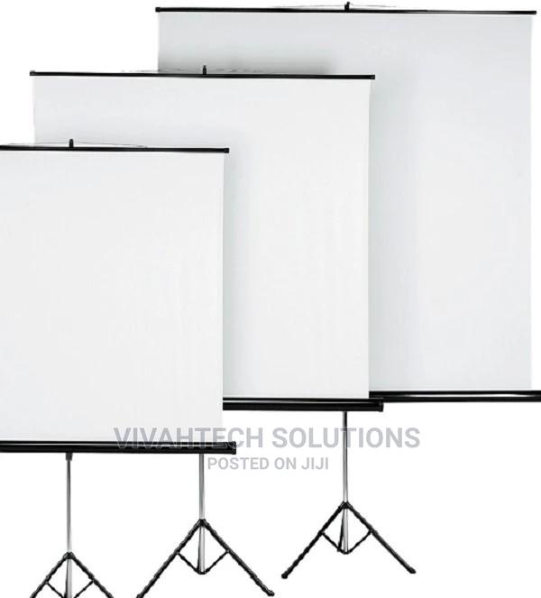 Lightwave Tripod 96 X 96 Projector Screen - main view