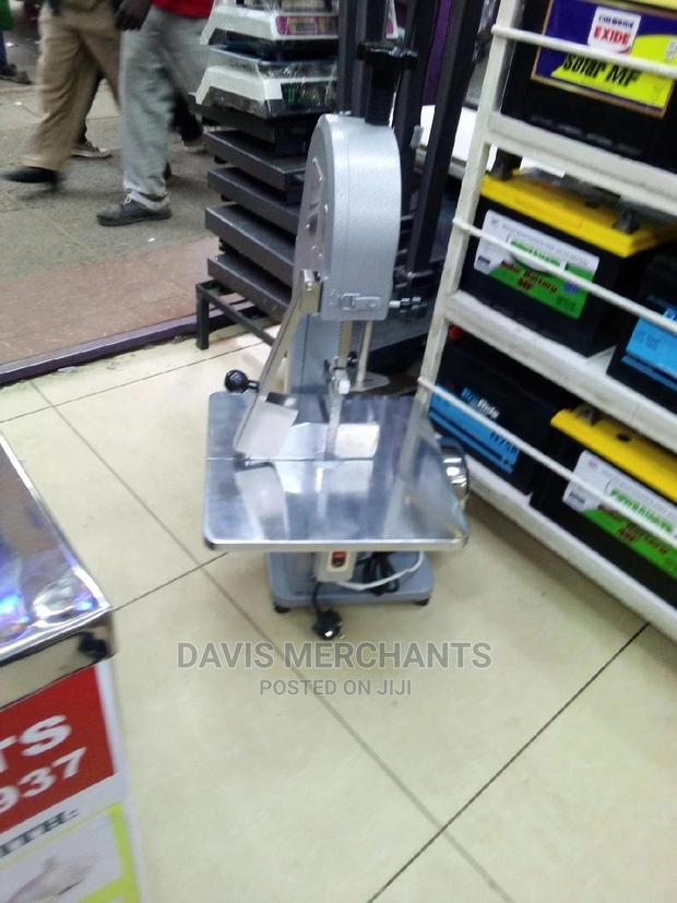 Heavy Duty Bone Saw Cutting - main view