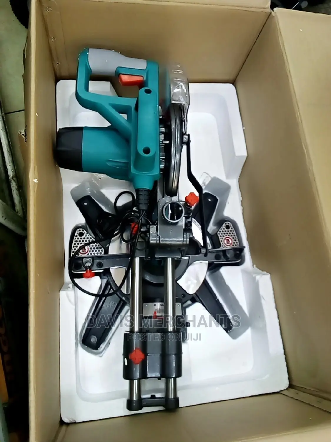 Sliding Mitre Saw