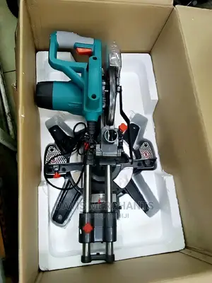 Sliding Mitre Saw