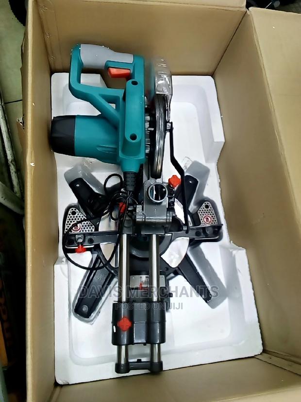 Sliding Mitre Saw