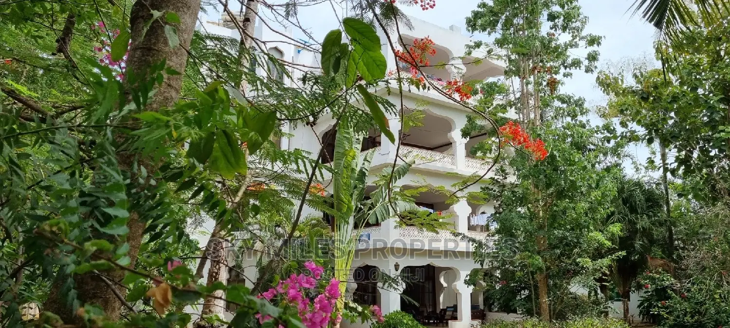 Luxury 3-Bedroom All-en-Suite Apartment for Holiday Bookings