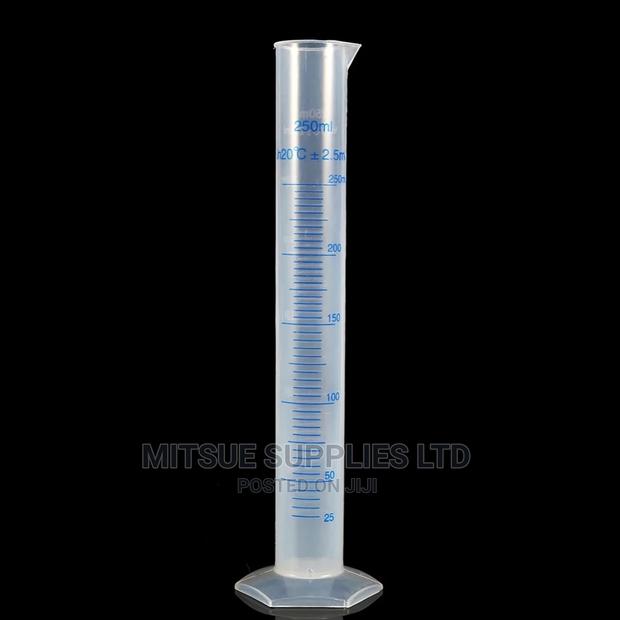 A Set of 10 Measuring Cylinder 100ml Plastic