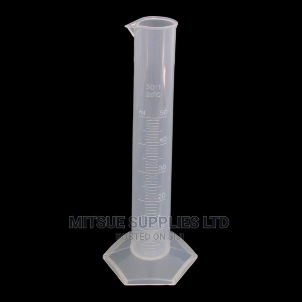 A Set of 5 Measuring Cylinder 500ml Plastic