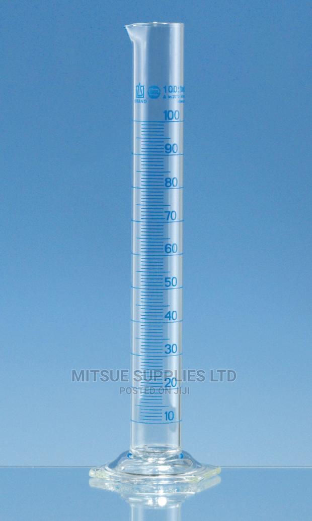Measuring Cylinder 2000ml Glass ( Pyrex)