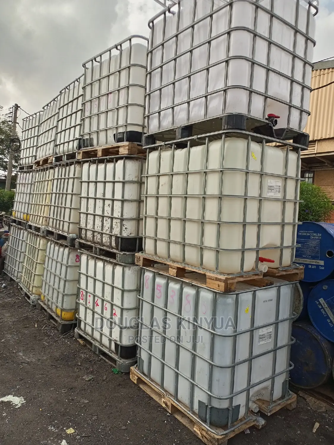 Water Tank With Wood Stand (1000litrs Cage Tank)