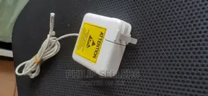 EX-UK Apple 45W Magsafe 2 Macbook Pro / Air Power Adapter -
