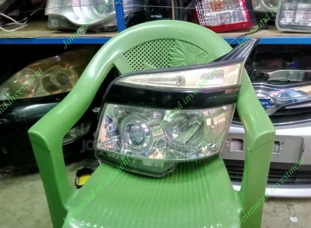 Voxy 2010 Headlight - thumbnail 2