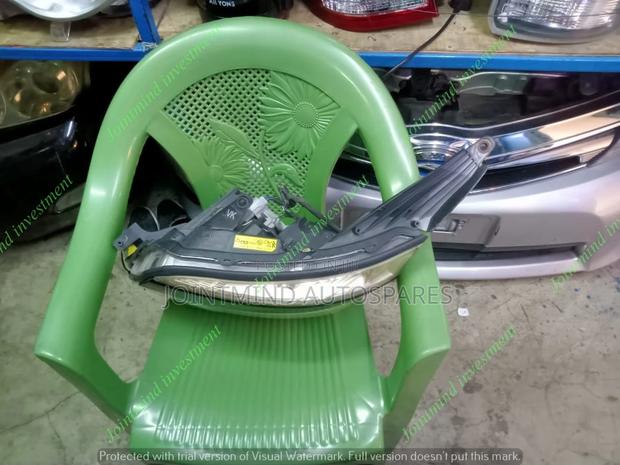 Voxy 2010 Headlight - thumbnail 3