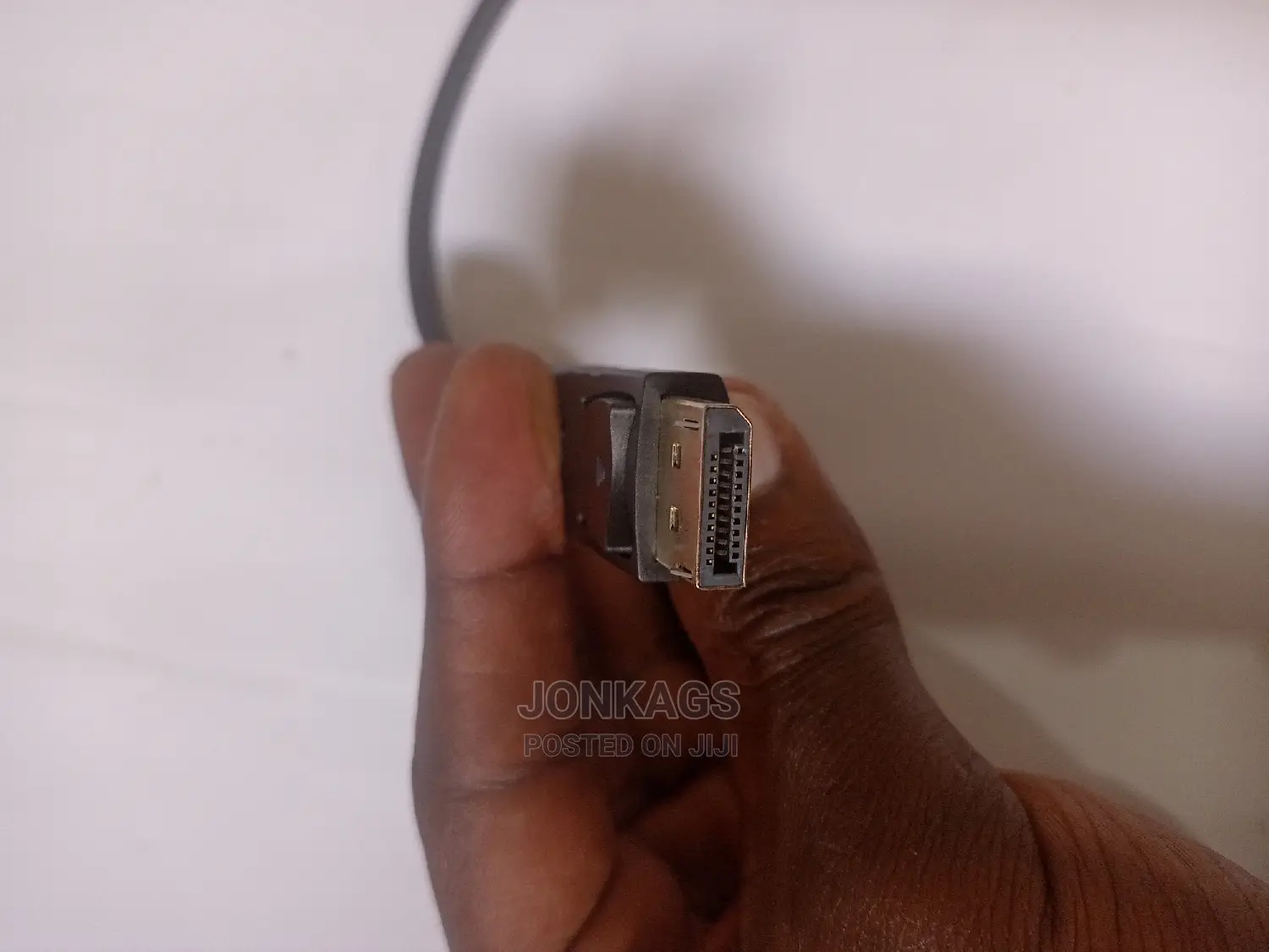 Display Port to HDMI Adapter