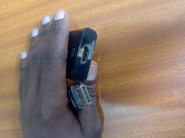 Dp to HDMI Adapter - main view