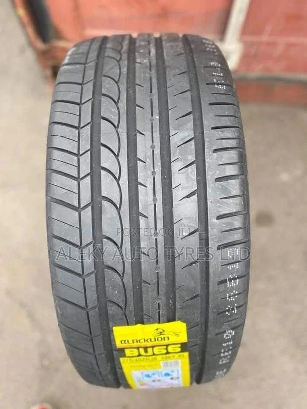 225/40 R19 Black Lion Tyres