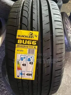 285/45 R19 Black Lion Tyre 111Y