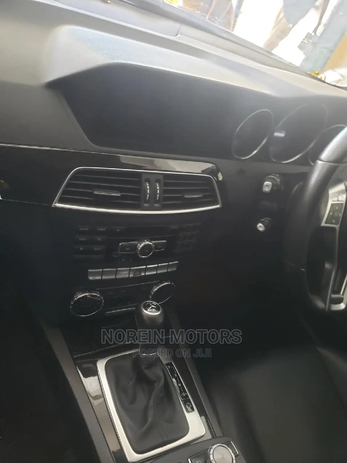 Mercedes-Benz C200 2013 Black