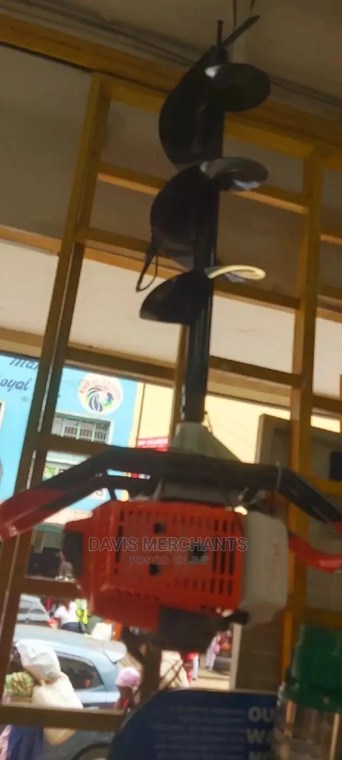 Earth Auger Machine With 26cc High Performance Engine