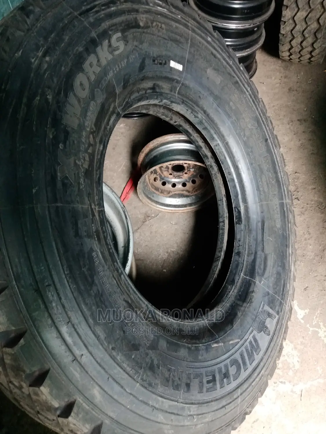325/95r24 Michelin Tyre