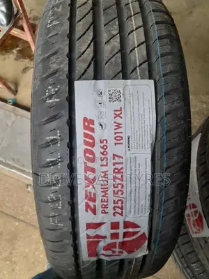 225/55 R17 Zeextor Tyre