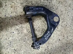 Upper Control Arms Nissan Vannette.