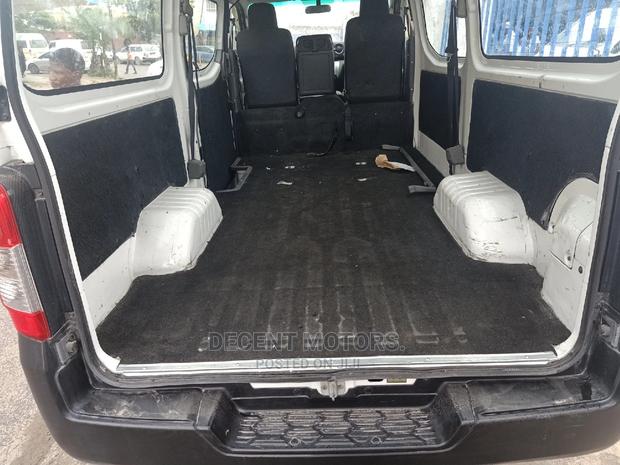 Nissan Caravan 2014 White - thumbnail 3