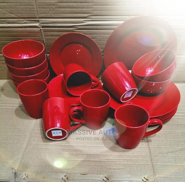 Red Dinner Set - main view