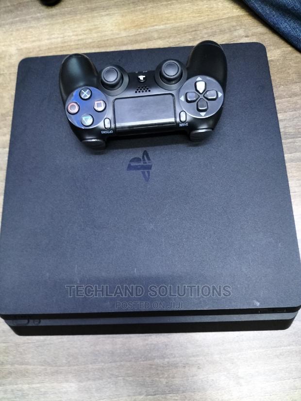 Slim Playstation 4 Used - main view