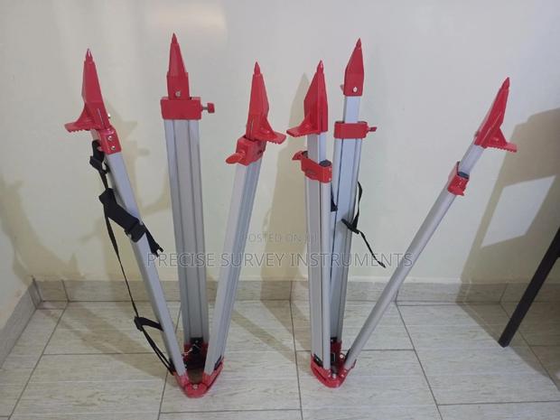Dumpy Level Tripod Stands (Surveying Machine) - main view